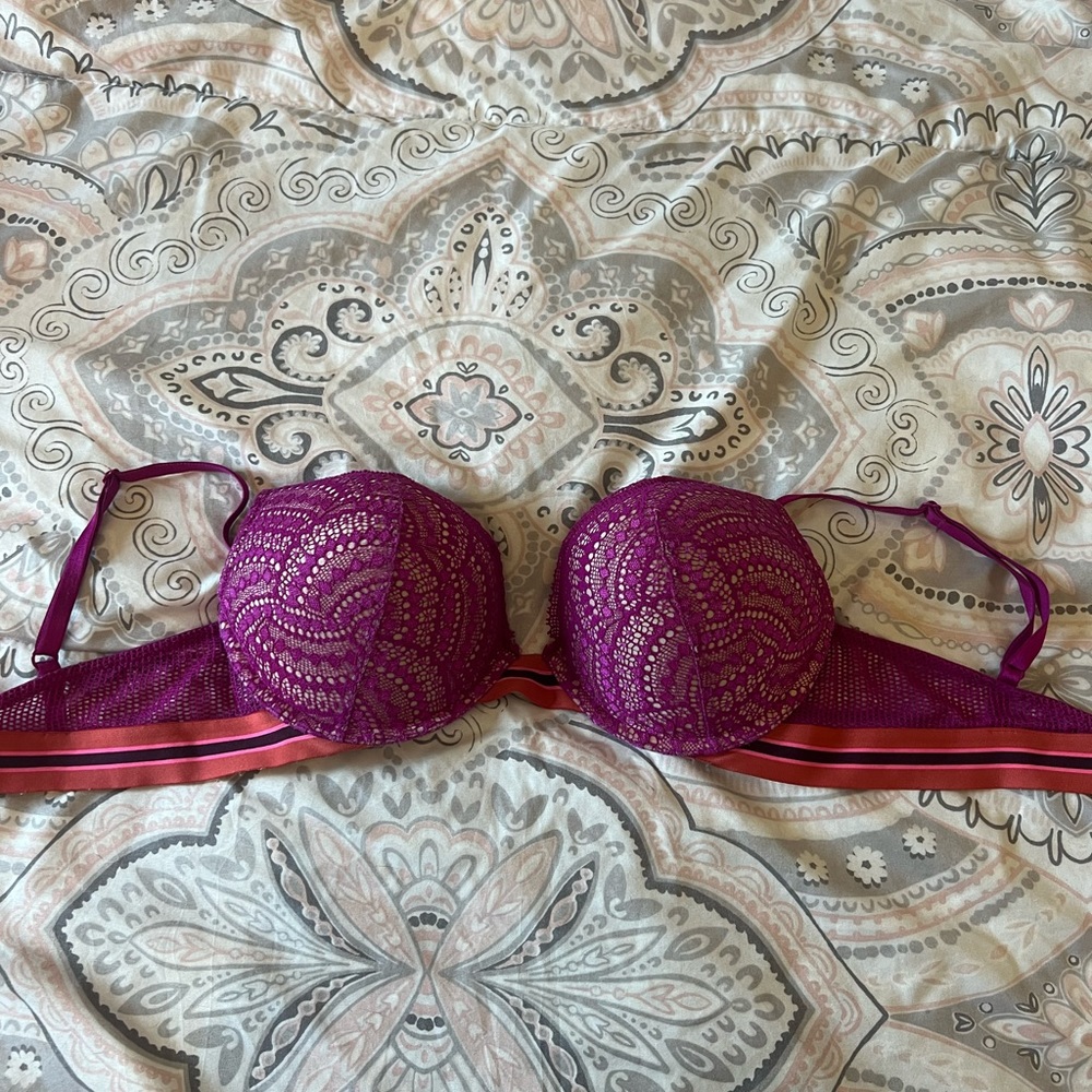 Victoria Secret Bombshell Bra 34C
